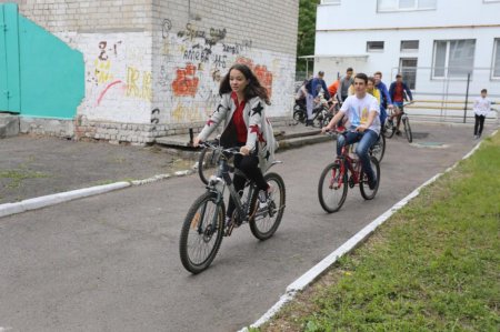 У Кременчуцькому ліцеї №4 з'явились парковка для роверів та велосипедне СТО