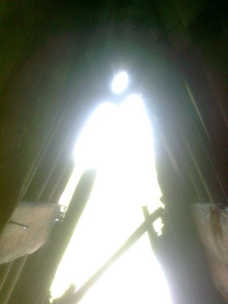Фотофакт: на Полтавщині після пожежі у даху будинку з'явився янгол