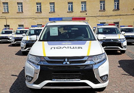 Ждём в Кременчуге: полиции «подъехало» 635 новеньких гибридных Mitsubishi Outlander