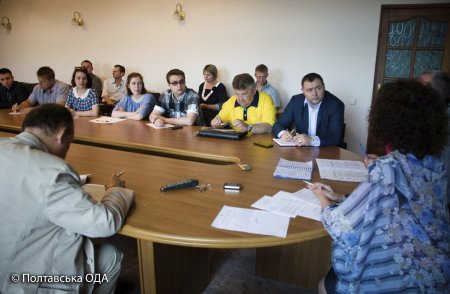 Виконавчий комітет Кременчуцької міськради перевірять 25 спеціалістів з Полтавської ОДА