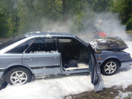 У Кременчуці згорів автомобіль «Мазда»