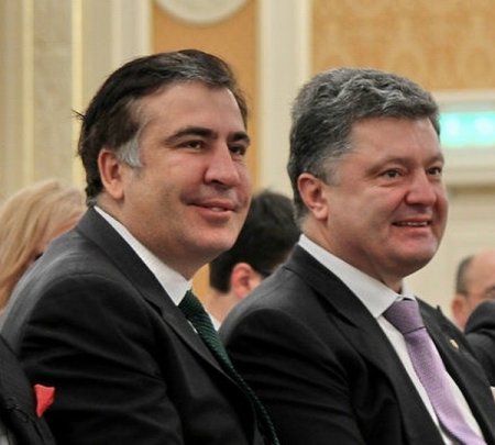 Почему Порошенко лишил гражданства Саакашвили – вот что об этом говорят кременчужане