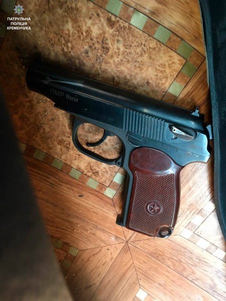 На День Независимости кременчужанин лишился пистолета Макарова