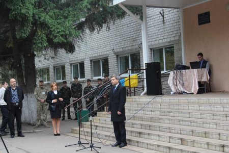 На будівлі колегіуму № 25 відкрили меморіальні дошки учасникам АТО Степану Уссу та Олегу Довбні