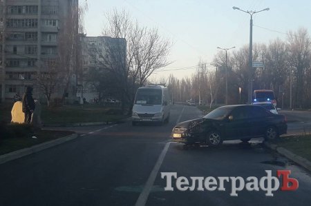 В Кременчуге столкнулись три автомобиля: есть пострадавшие