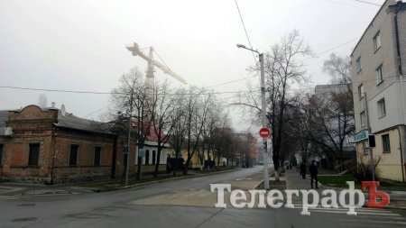 На «мистическом» перекрестке в Кременчуге уже появились светофоры для пешеходов