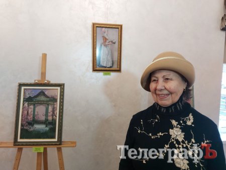 Вишивка, що налаштовує на весняний настрій: у Кременчуці відкрилася виставка 86-річної Галини Верьовкіної