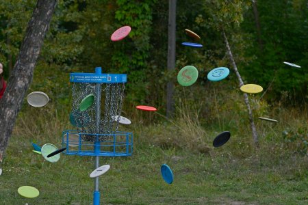 Нова розвага у Кременчуці: містян кличуть на змагання з диск-гольфу у парку Слави