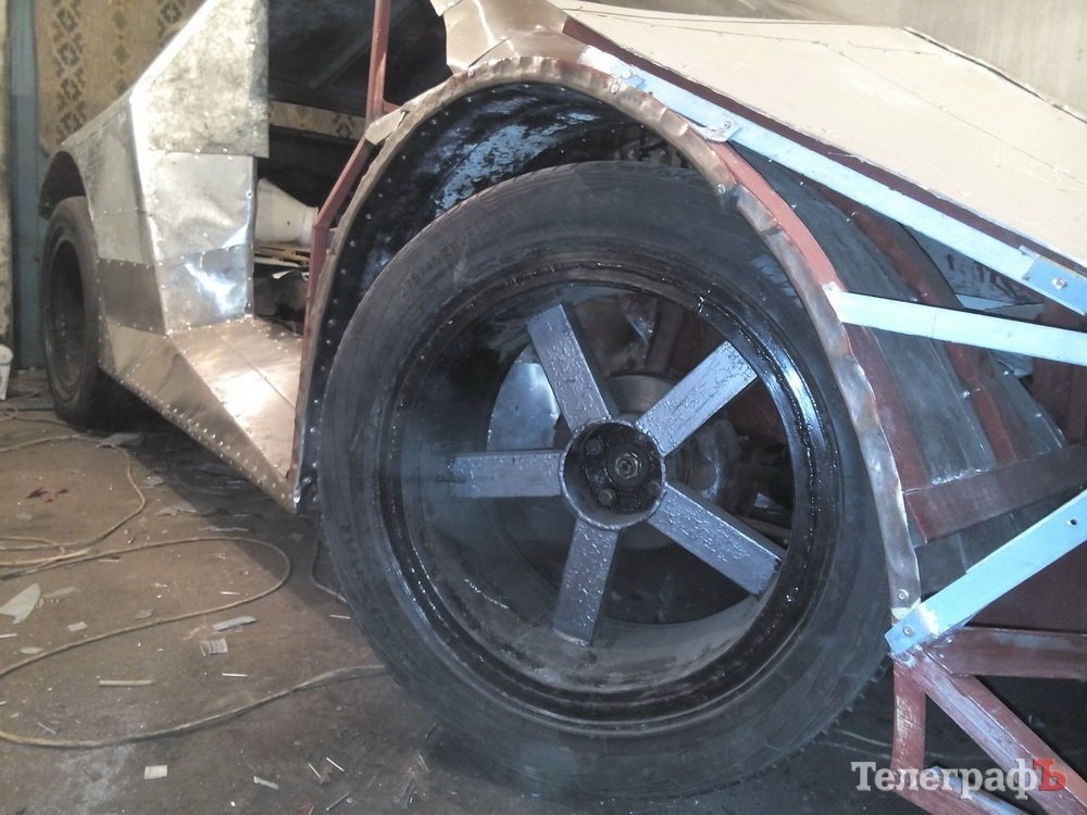 «Тюнингонул» свой разбитый автомобиль под Lamborghini «Тюнингонул» свой разбитый автомобиль под Lamborghini