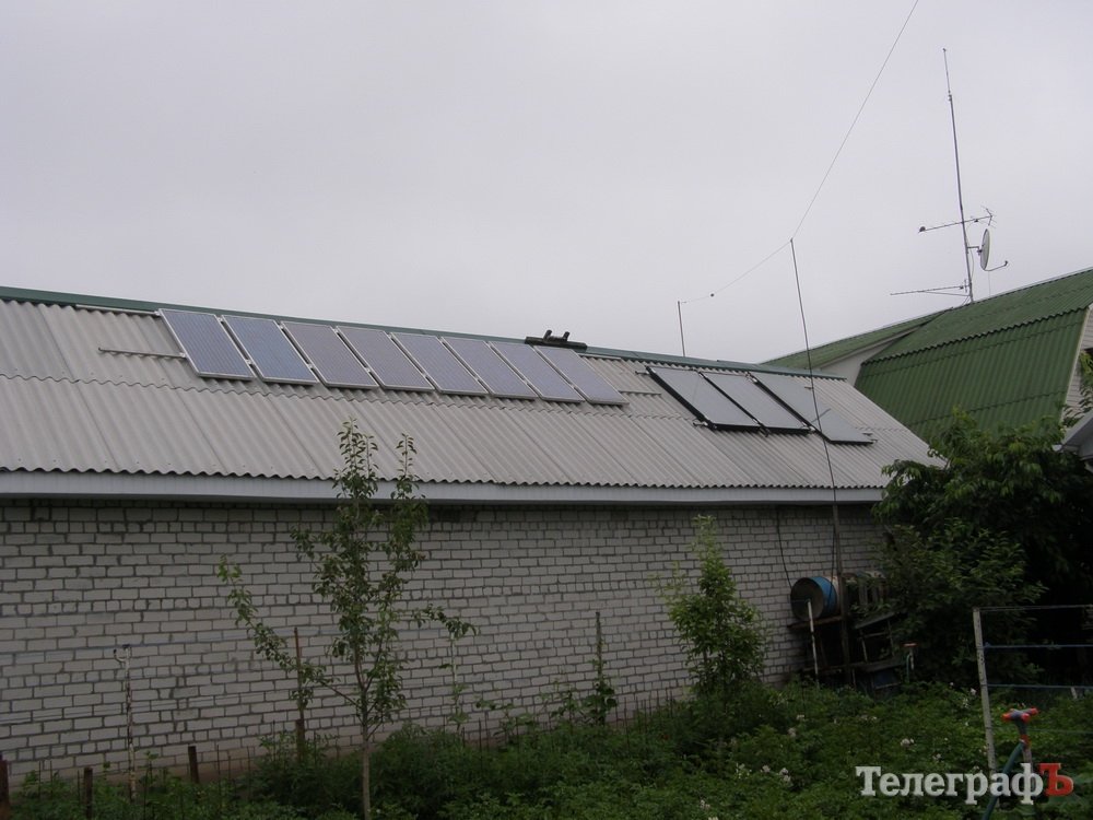 В Кременчуге обнаружен еще один катер на солнечных батареях В Кременчуге обнаружен еще один катер на солнечных батареях