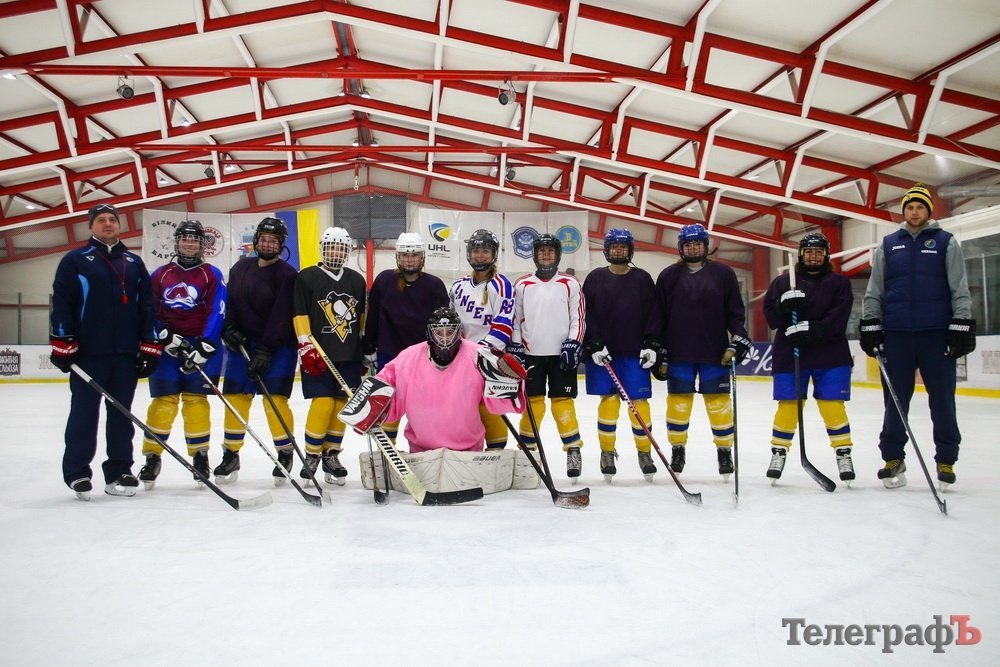Знайомтеся, жіноча хокейна команда з Кременчука «Лавина» Знайомтеся, жіноча хокейна команда з Кременчука «Лавина»