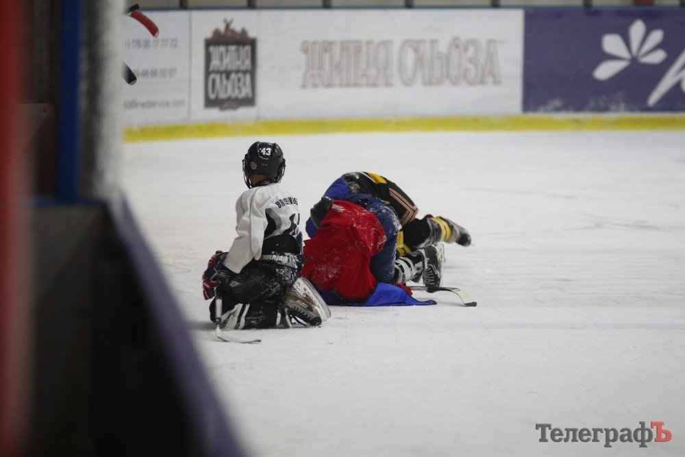 Знайомтеся, жіноча хокейна команда з Кременчука «Лавина» Знайомтеся, жіноча хокейна команда з Кременчука «Лавина»