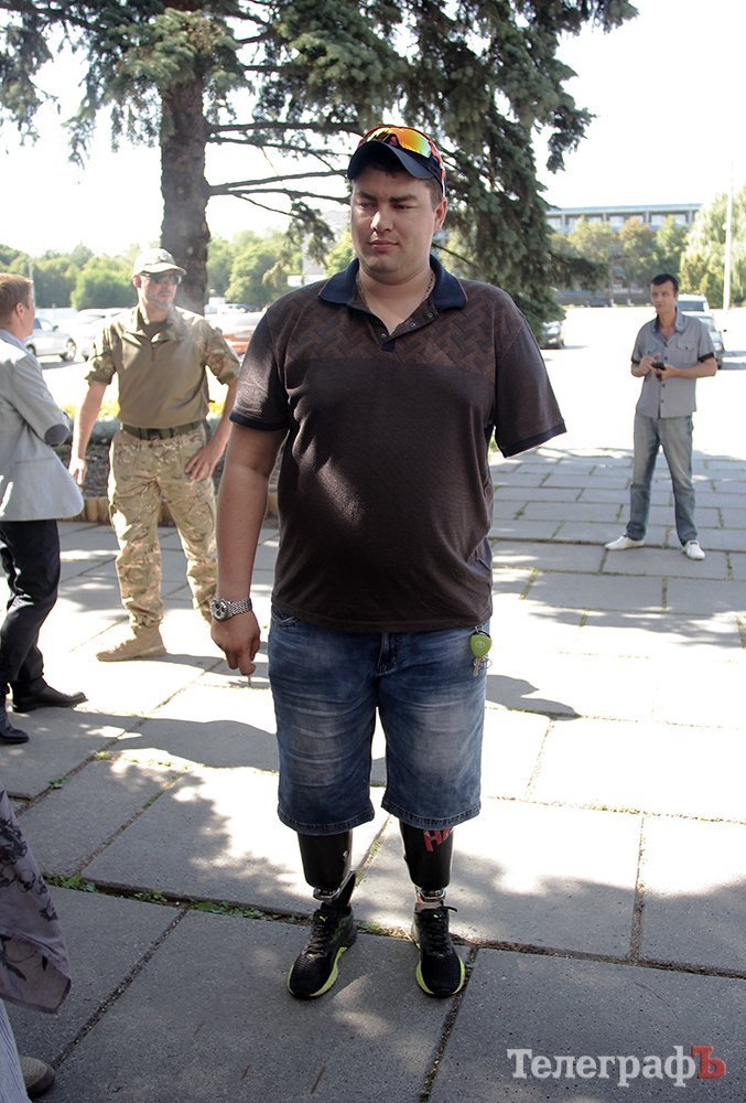 Сила духа: ветеран АТО, потерявший две ноги и руку, водит машину и организовывает спортивные турниры Сила духа: ветеран АТО, потерявший две ноги и руку, водит машину и организовывает спортивные турниры