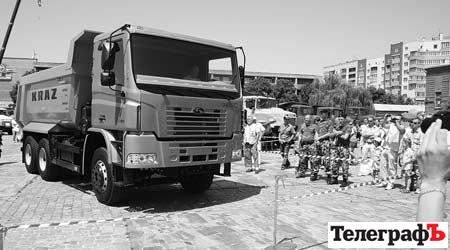 КрАЗ відмовляється від капота КрАЗ відмовляється від капота
