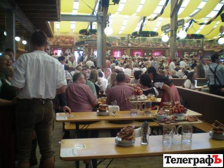 Немцы пьют похлеще наших! Кременчужане убедились в этом на Октоберфесте Немцы пьют похлеще наших! Кременчужане убедились в этом на Октоберфесте