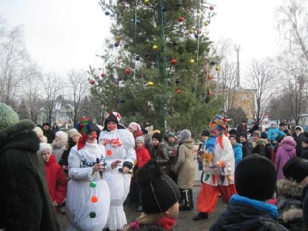 Автозаводской район открыл Новогоднюю елку