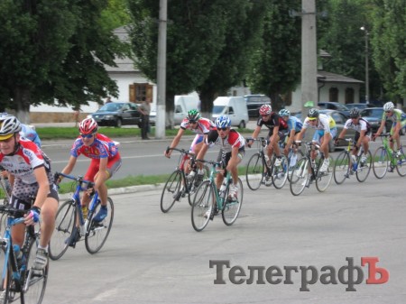 ВЕЛОСПОРТ. Чемпионат Украины среди юниоров. В Кременчуге прошла многодневная гонка.