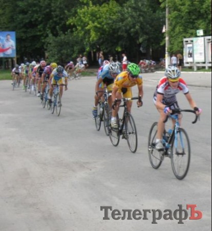 ВЕЛОСПОРТ. Чемпионат Украины среди юниоров. В Кременчуге прошла многодневная гонка.