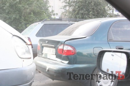 На остановке «Улица Советской Армии» столкнулись маршрутка и Daewoo (ФОТО)