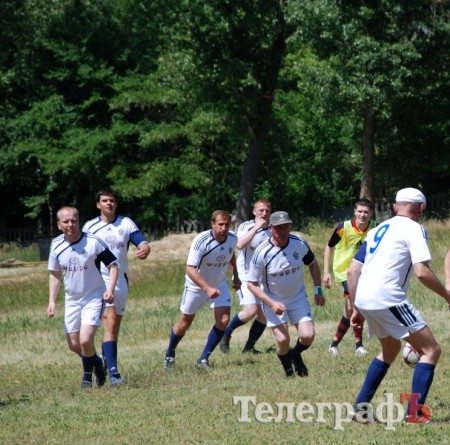 СПАРТАКИАДА. В футболе кременчугским депутатам не было равных.