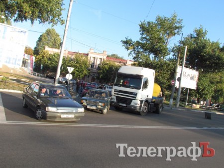 В районе электростанции молоковоз протаранил «семерку» (ФОТО)