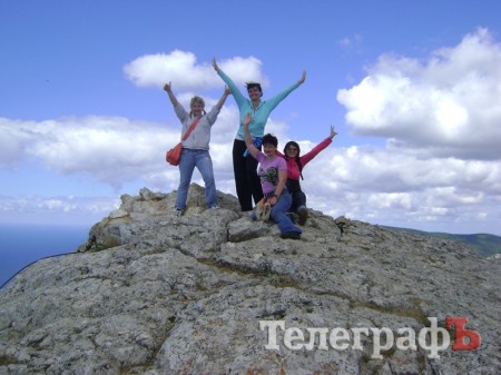«ТелеграфЪ» отпраздновал свой 13-й День рождения в крымском «стоунхендже»