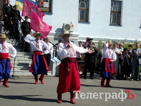 Кременчугские казаки пошли врукопашную «лава на лаву» (ФОТОРЕПОРТАЖ)