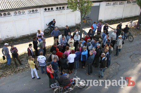 В Кременчуге работники завода железобетонных шпал объявили забастовку (ФОТО)