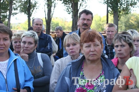 В Кременчуге работники завода железобетонных шпал объявили забастовку (ФОТО)