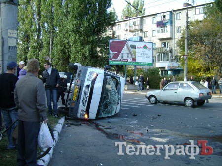 На Московской перевернулась пассажирская «ГАЗель»: пострадавших нет (ФОТО)