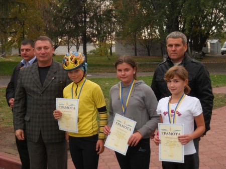 ВЕЛОСПОРТ. В парке Воинов-Интернационалистов прошла велогонка памяти Алексея Шустова.