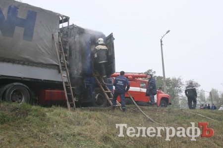 На Реевке загорелась фура (ФОТО)