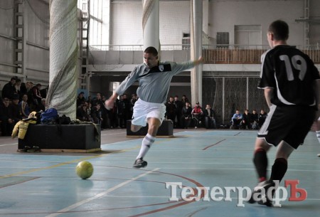 ФУТЗАЛ. «Водоканал» и «Лукас» проходят дальше.