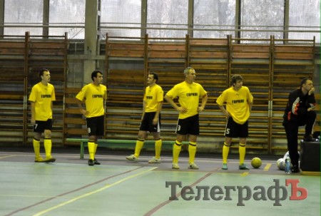 ФУТЗАЛ. Кубок им.М.Белых. Студентам палец в рот не клади…