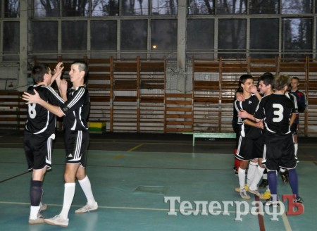 ФУТЗАЛ. Кубок им.М.Белых. Студентам палец в рот не клади…