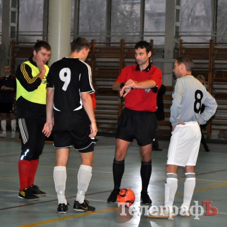 ФУТЗАЛ. Чемпионат Кременчуга. Студентам палец в рот не клади… Часть II.