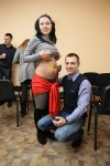 В Кременчуге будущие папы рисовали картины на животах будущих мам (ФОТО)