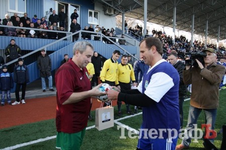 Дружеский матч между Мэром и его командой с коллегами из Харькова