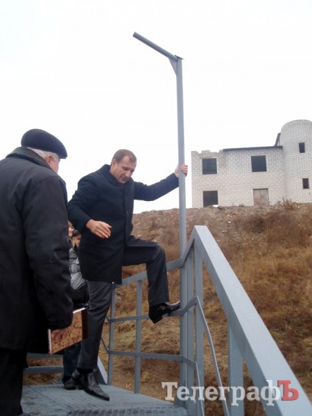 Лестница для подъема к парку Мира с улицы Хорольской