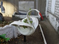 На Космической улице в Кременчуге поселилась Баба Яга (ФОТО)