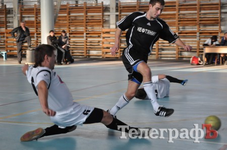 ФУТЗАЛ. Чемпионат Кременчуга. Осечка «Горняка» и второе поражение «Лукаса».