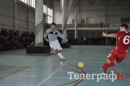ФУТЗАЛ. Чемпионат Кременчуга. Осечка «Горняка» и второе поражение «Лукаса».