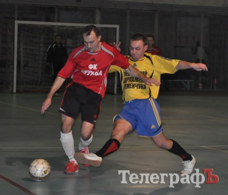 ФУТЗАЛ. Чемпионат Кременчуга. Осечка «Горняка» и второе поражение «Лукаса».