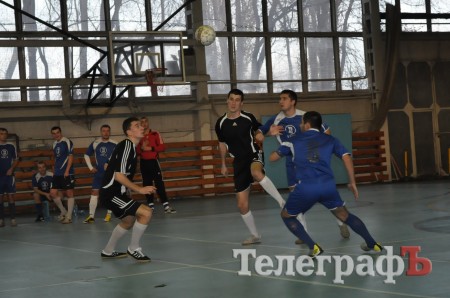 ФУТЗАЛ. Чемпионат Кременчуга. Осечка «Горняка» и второе поражение «Лукаса».