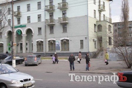 Остановка возле "Приватбанка"