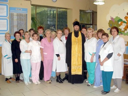 Заведующий канцелярией Кременчугской епархии поздравил главврача и медицинский персонал с юбилеем