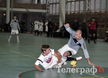 ФУТЗАЛ. Чемпионат Кременчуга. Ясно, что ничего не ясно.