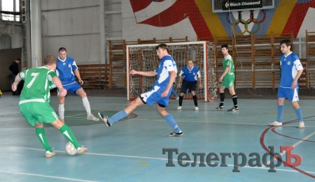 ФУТЗАЛ. Чемпионат Кременчуга. Ясно, что ничего не ясно.