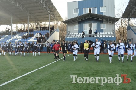 ФУТБОЛ. Команда депутатов отпраздновала первую победу.