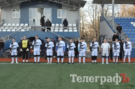 ФУТБОЛ. Команда депутатов отпраздновала первую победу.